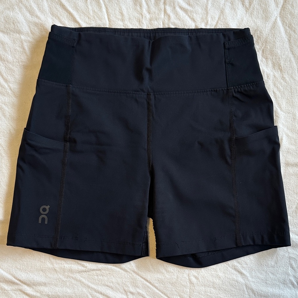 On Running Women's Black Sprinter Shorts